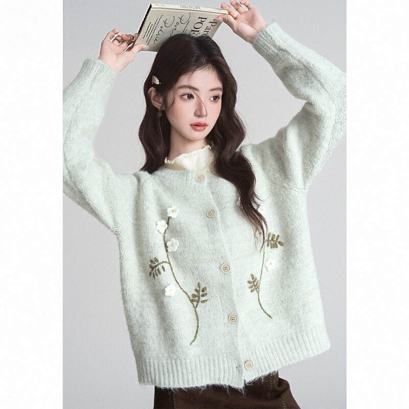 Japanese-style sweet and fresh embroidered floral knitted cardigan for women, new autumn collection, loose and soft sweater jacket top