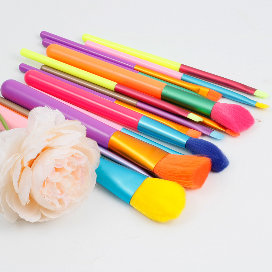 Simple Style Classic Style Corrugated Nylon Wool Plastic Handgrip Makeup Brushes 1 Set display picture 4