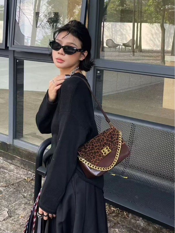 小众设计复古真皮链条腋下法棍包包女2025秋冬新款时尚单肩斜挎包|undefined