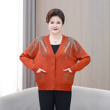 春秋加肥妈妈女装新款中老年重工刺绣外套针织开衫上衣码加大长袖