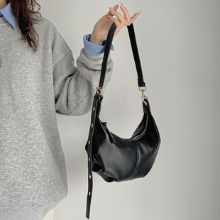 ����Ů2026�羳�nϵ��ܛƤ�ް��ٴ���Ӱ�С�����e�μ�б��ţ�ǰ�