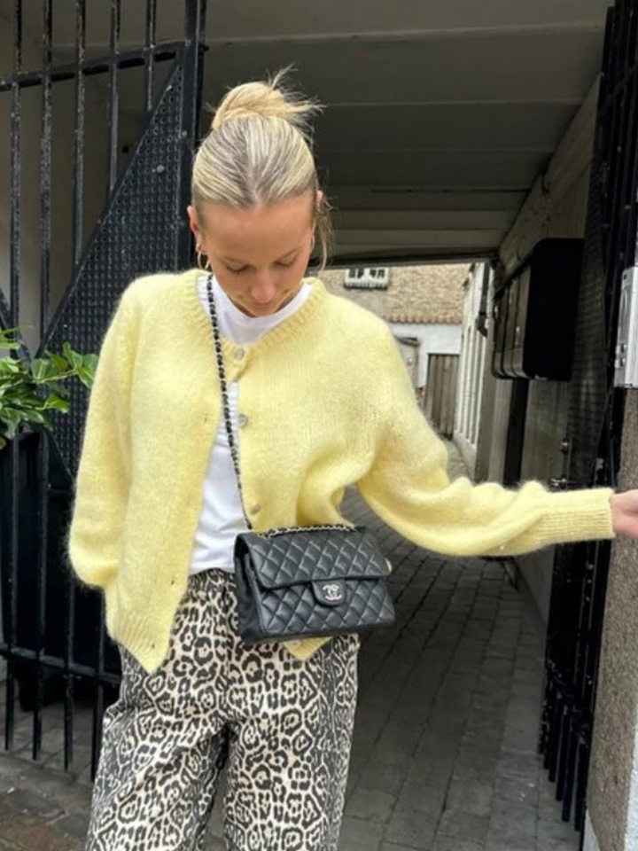 Áo cardigan len dệt kim dáng mỏng nhẹ cài nút một hàng, tay dài cổ tròn nữ — hoa hồng đỏ, màu be, màu cam, màu hoa cà chi tiết 18