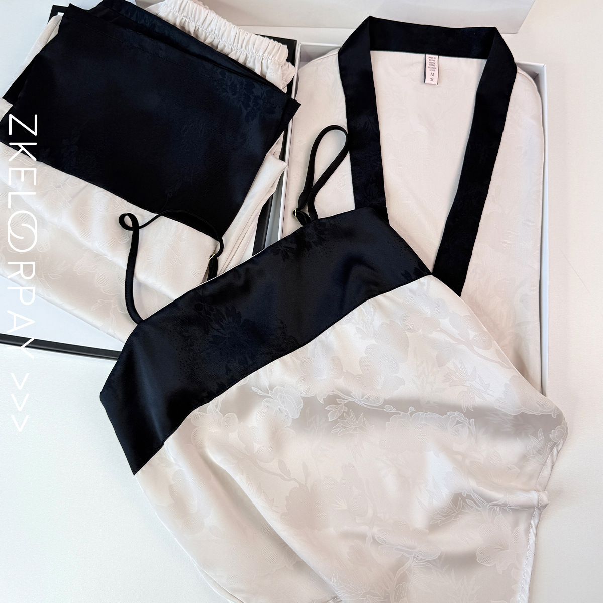 Spring and Summer Thin Luxury Jacquard Bellyband Ice Silk Pajamas Chinese Style Home Wear Sexy Nightgown Three-Piece Set for Women