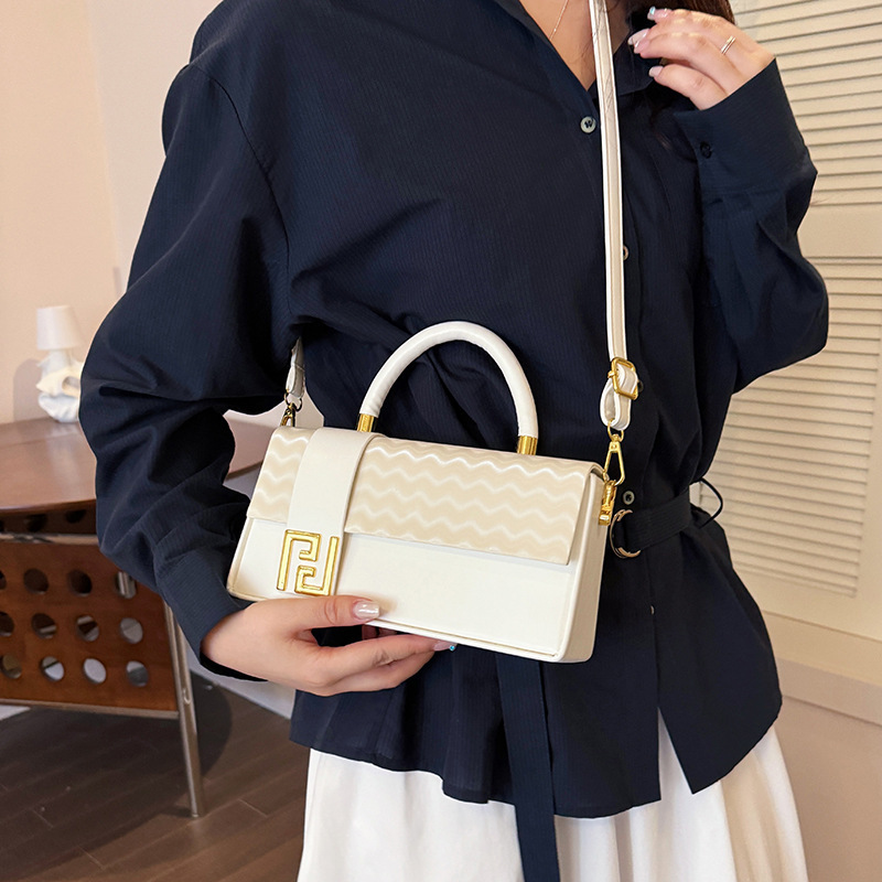Simple and stylish new comfortable large-capacity shoulder bag, versatile and fashionable women's crossbody bag, unique and trendy handbag Simple and stylish new comfortable large-capacity shoulder bag, versatile and fashionable women's crossbody bag, unique and trendy handbag