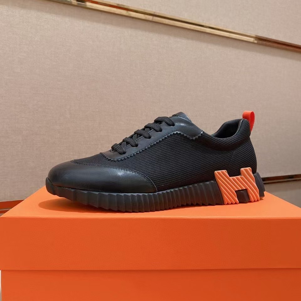 Sports mesh casual footwear with shoelaces for leisure