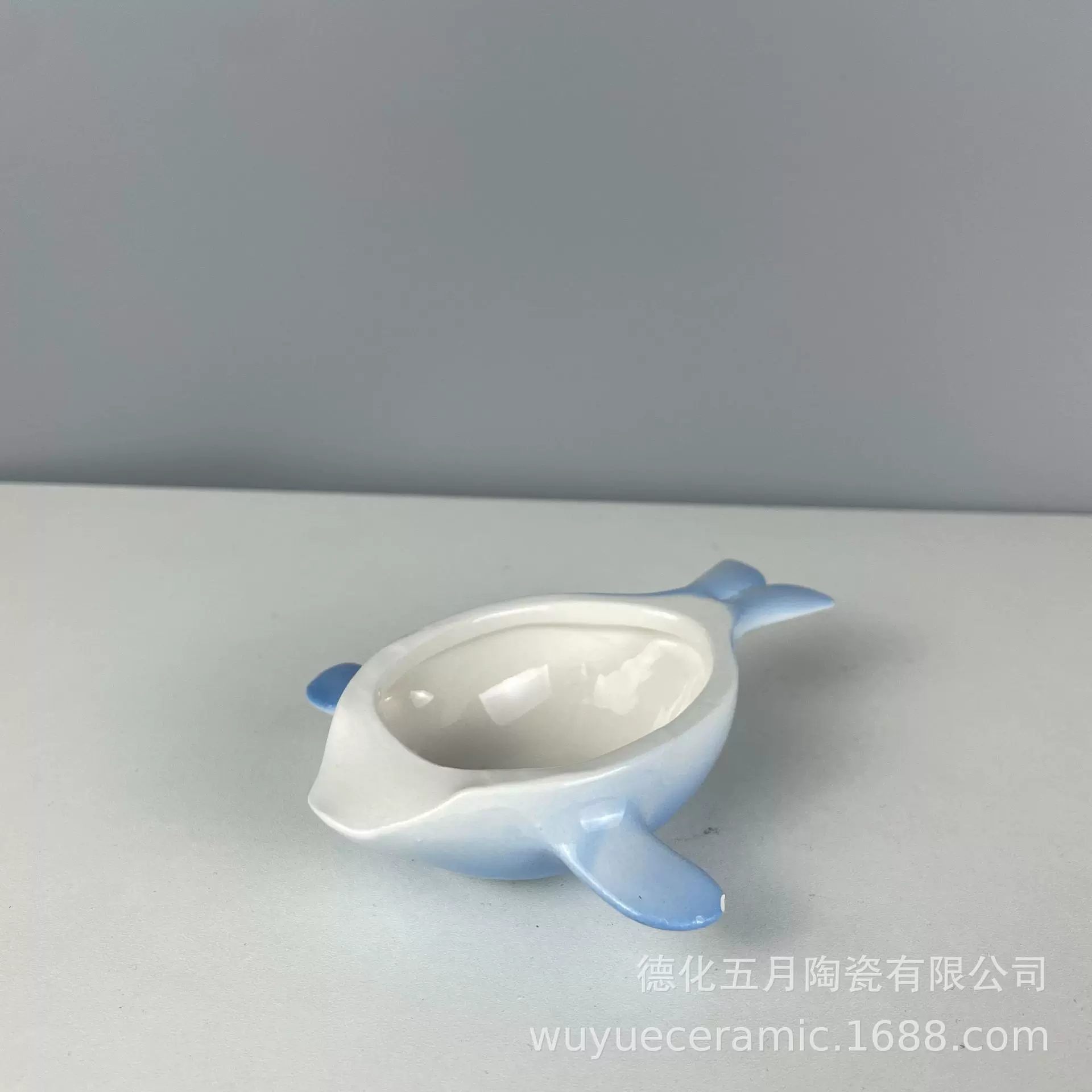 陶瓷摆件海洋系列白瓷工艺品地中海鲨鱼缸宠物陶瓷盘收纳厂家直销