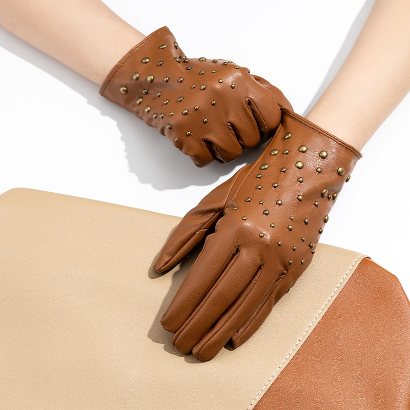 个性新款女士pu皮铆钉全指手套酷炫朋克表演舞台装饰手套批发