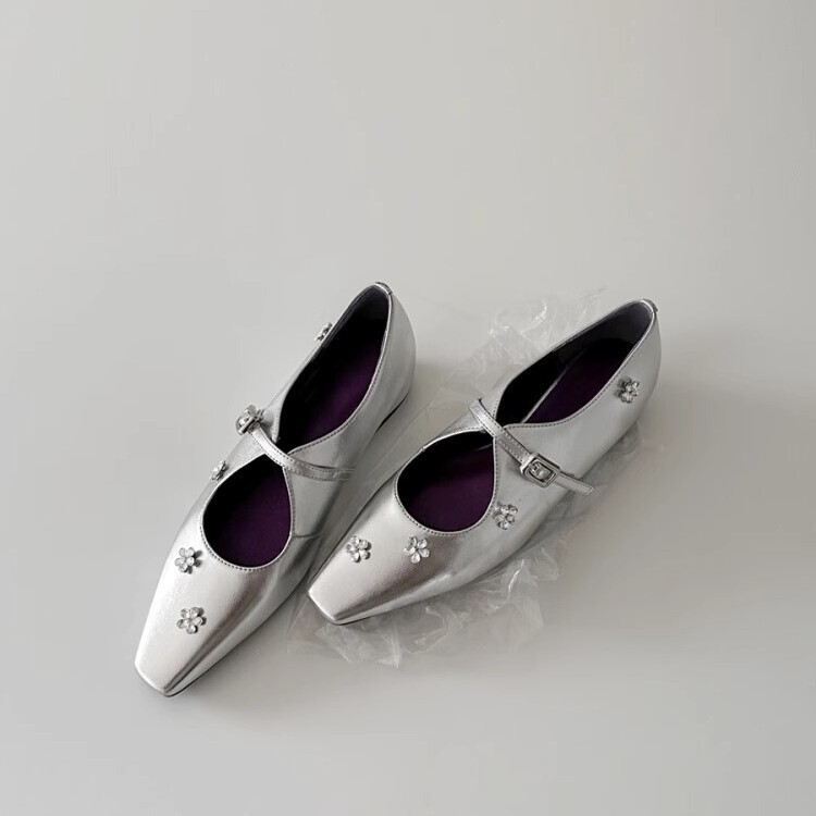 Sheepskin version ~ French rhinestone flower increased small square head shallow mouth shoes women's word with silver Mary Jane shoes