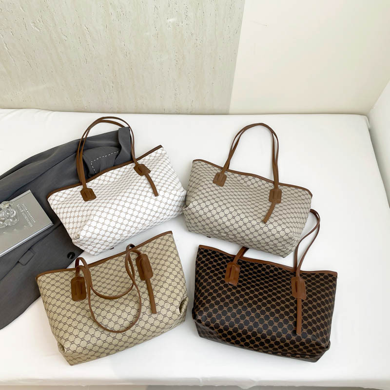 Color contrastante tendencia ocio bolso de gran tamaño 2025 primavera nuevo nicho de moda ocio de gran capacidad bolso de hombro axilar
