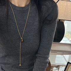 新商品のシンプルな美ラード虎眼石金色蛇骨ロングタイプのセーターチェーン秋冬レトロ高級感ネックレス