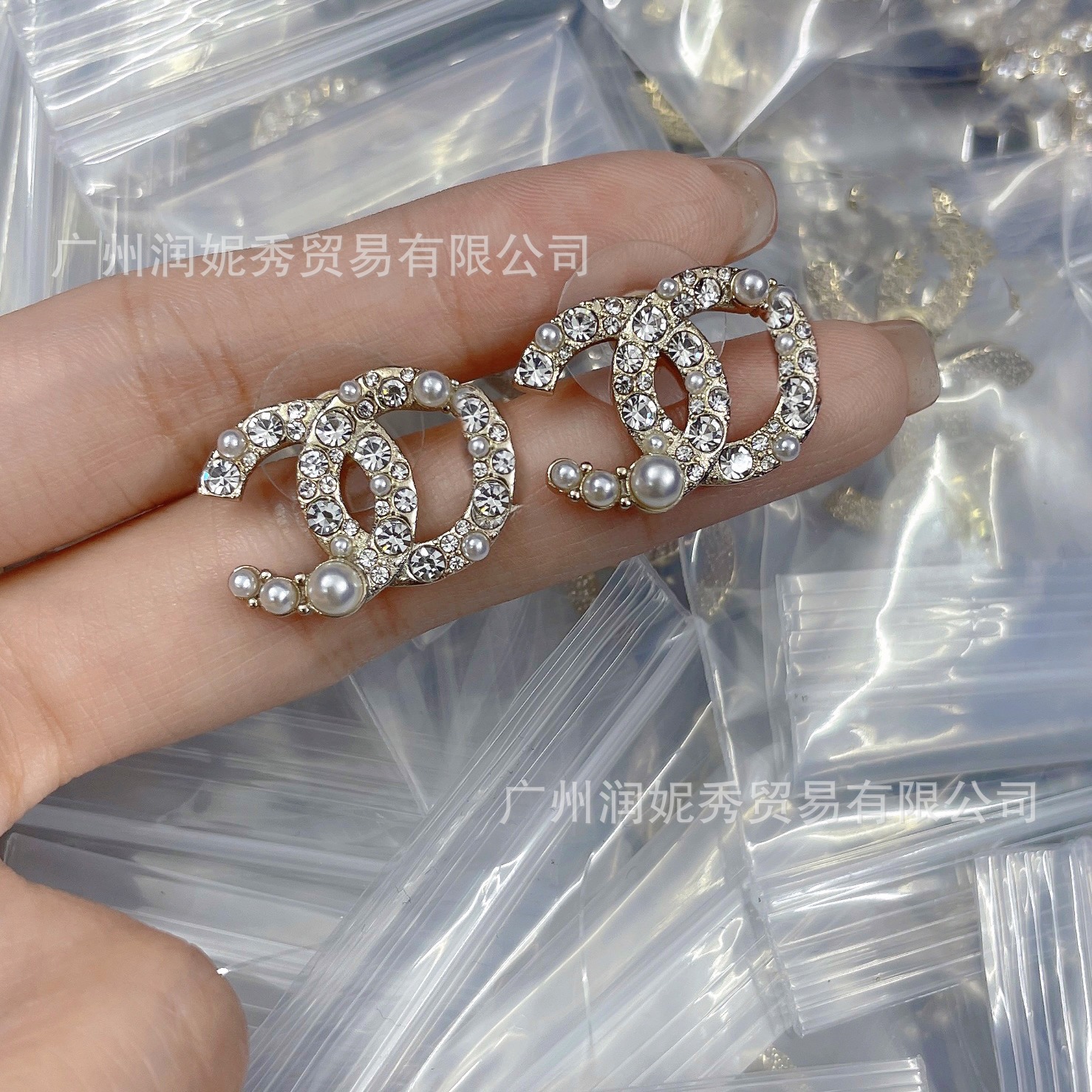 real shot xiangjia pair version with label double c large and small pearls stud earrings female affordable luxury fashion rhinestone earrings female factory wholesale