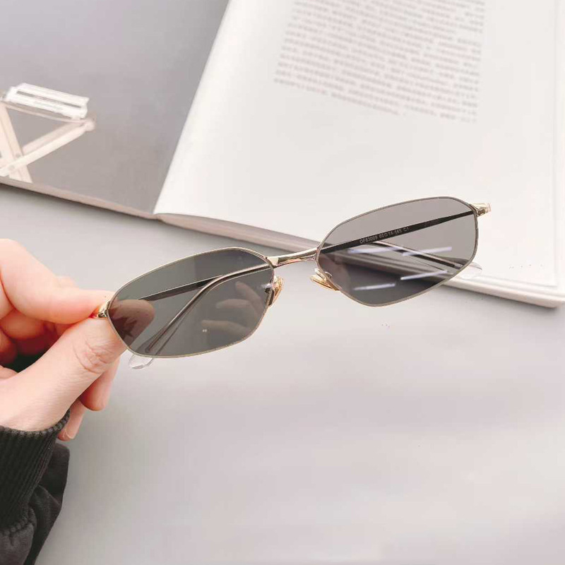 Korean Style Fashionable New Sunglasses for Female Stars Traveling and Taking Photos, Anti-Uv Sunshade, Trendy Plain Face, Versatile Sunglasses Korean Style Fashionable New Sunglasses for Female Stars Traveling and Taking Photos, Anti-Uv Sunshade, Trendy Plain Face, Versatile Sunglasses