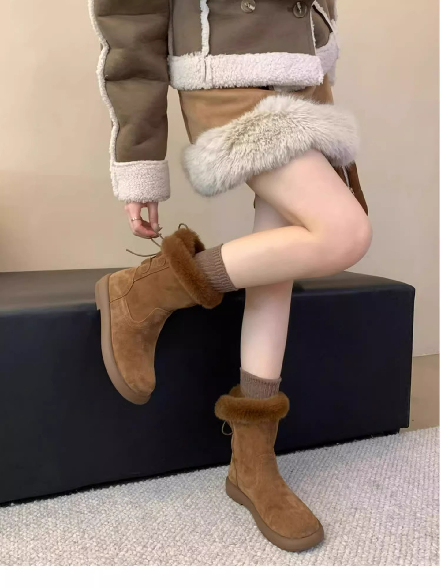 Winter Baumwolle dicken Sohlen Schnee für Frauen 2024 Winter neuen Stil mit Plüsch Isolierung, modische und vielseitige flache_voghion.com