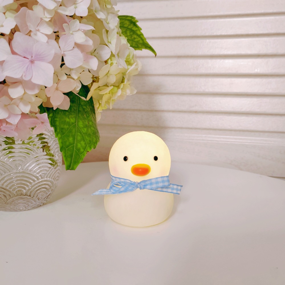 Luz de noche led creativa, lámpara de mesa pequeña de dibujos animados de celebridades de Internet, lámpara de ambiente de viento, mercado nocturno al por mayor, puestos callejeros, juguetes luminosos