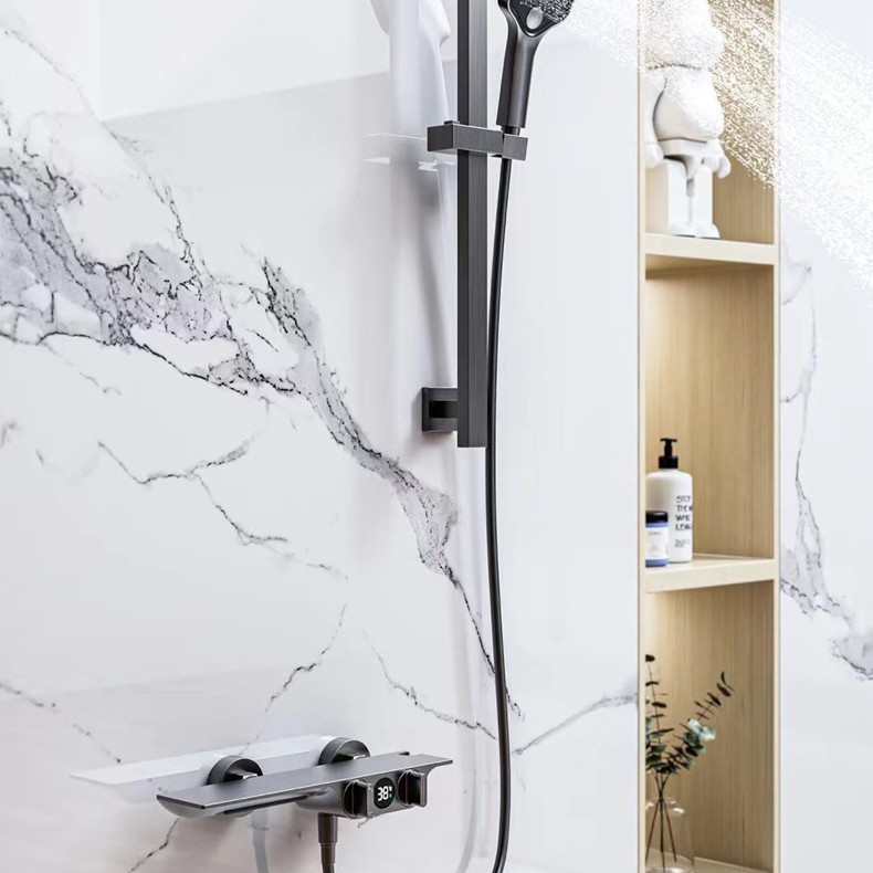 Comercio electrónico transfronterizo transmisión en vivo pantalla digital inteligente cabezal de ducha almacenamiento plano cascada salida de agua bañera simple pistola de ducha gris