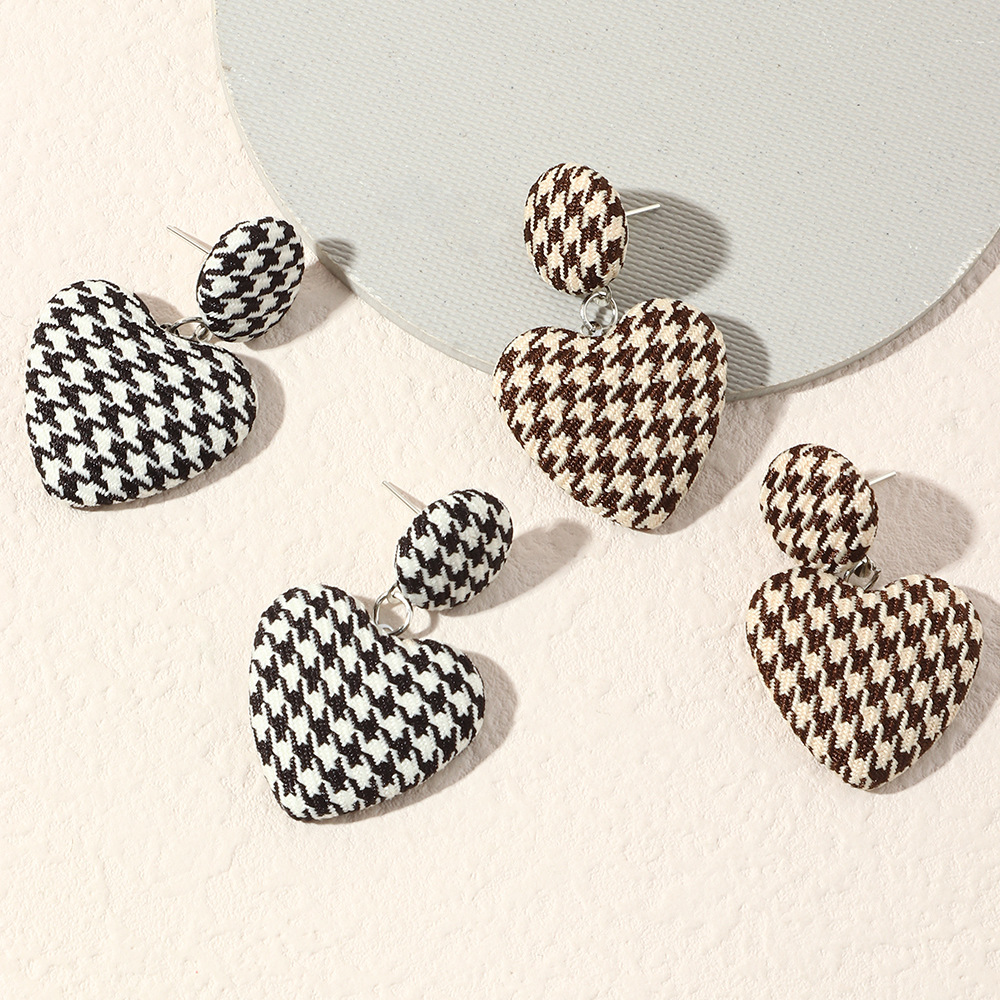 Fashion Fabric Houndstooth Heart-shape Earrings Wholesale Nihaojewelry display picture 4