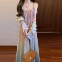 2025年初夏の服装、ニッチで衝突しないドレス、優しいスタイル、見栄えの良い、ユニークで美しいサスペンダービーチロングドレス