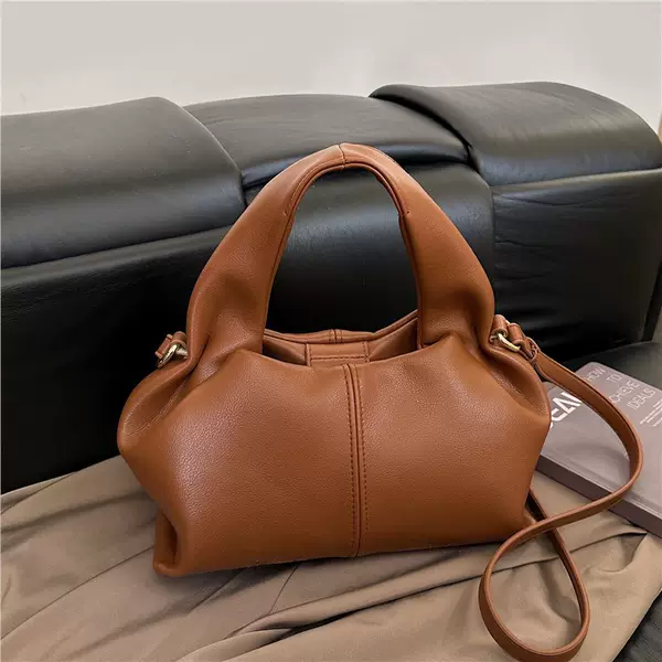 Niche Designer Handbag for Women 2026 New Model Single Shoulder Crossbody Dumpling Bag with a High-End Feel, Cloud-Shaped Lunchbox Bag for Women
