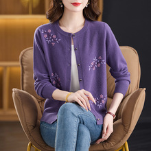 高贵妈妈秋装100%纯羊毛针织开衫女中老年人奶奶绣花毛衣秋冬外套
