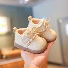 女宝宝春秋小皮鞋2025软底防滑蕾丝边幼儿学步鞋男童冬季加绒短靴