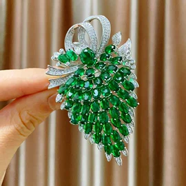 胸针;耳环;吊坠