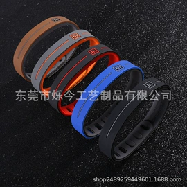 泳镜;吸管;运动手环