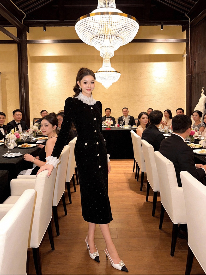 Đầm ôm body nữ thiết kế cổ tròn cánh hoa, cúc đơn, eo thon — đen chi tiết 1