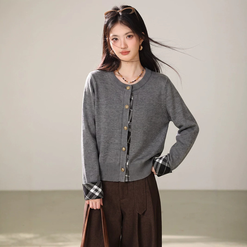 Women's faux two-piece knit sweater 22026, new autumn and winter style, high-end plaid patchwork short top