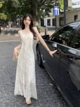 海边度假V领蕾丝吊带连衣裙女2024新款春季桔梗法式气质仙女申恒