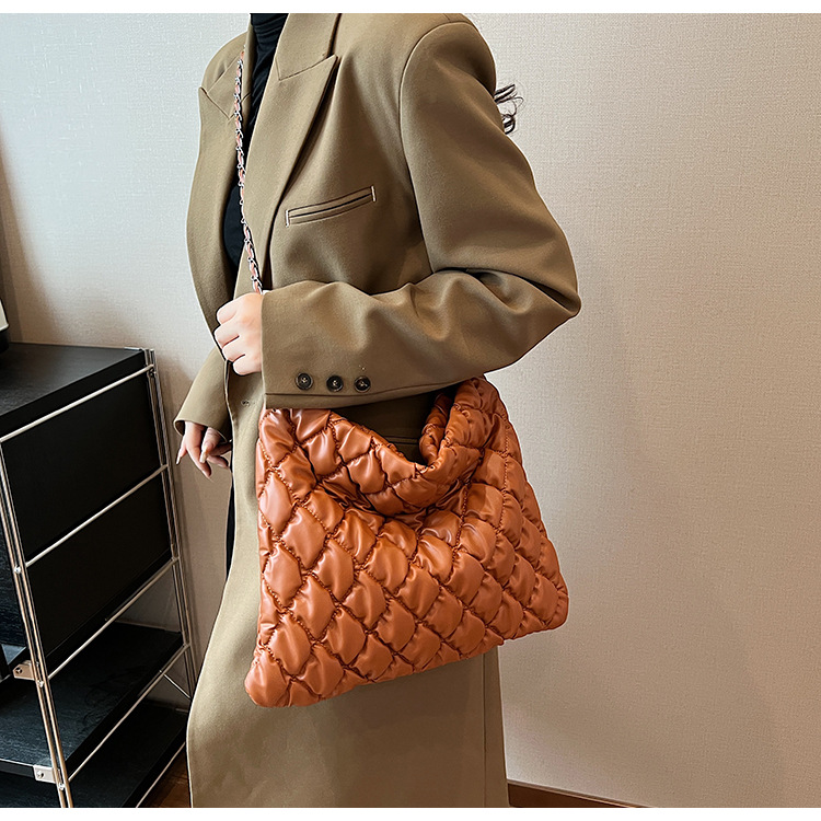 Große Gesteppte Tragetasche Für Damen Geräumige Lingge Schultertasche_voghion.com