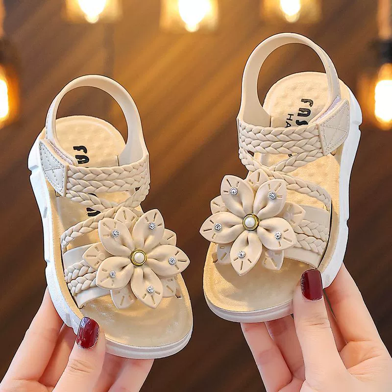 Сандалии для девочек 2025 новый летний принцесс ветер маленькая девочка ребенок маленький средний мальчик с мягким носком детские сандалии