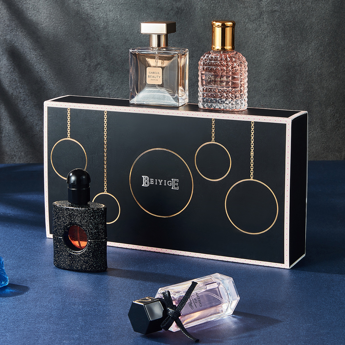 Caja de regalo en vivo para mujeres perfumes de cuatro piezas perfumes al por mayor perfumes duraderos de café negro perfumes para mujeres perfumes image 4