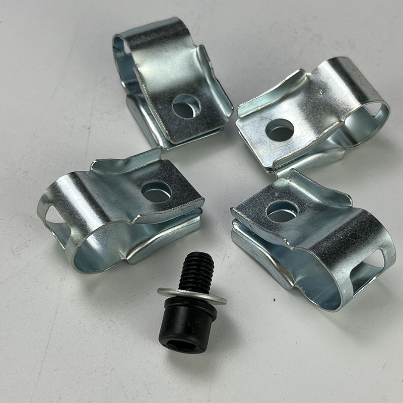 Adecuado para XCMG XE55/60 65/75/85D Excavadora de brazo pequeño y medio, abrazadera de tubo de cilindro, abrazadera de tubo de hierro de 4 puntos