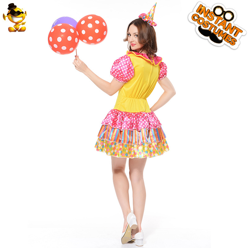 Las mujeres adultas fiesta feliz traje de circo payaso carnaval Parque de Atracciones payaso