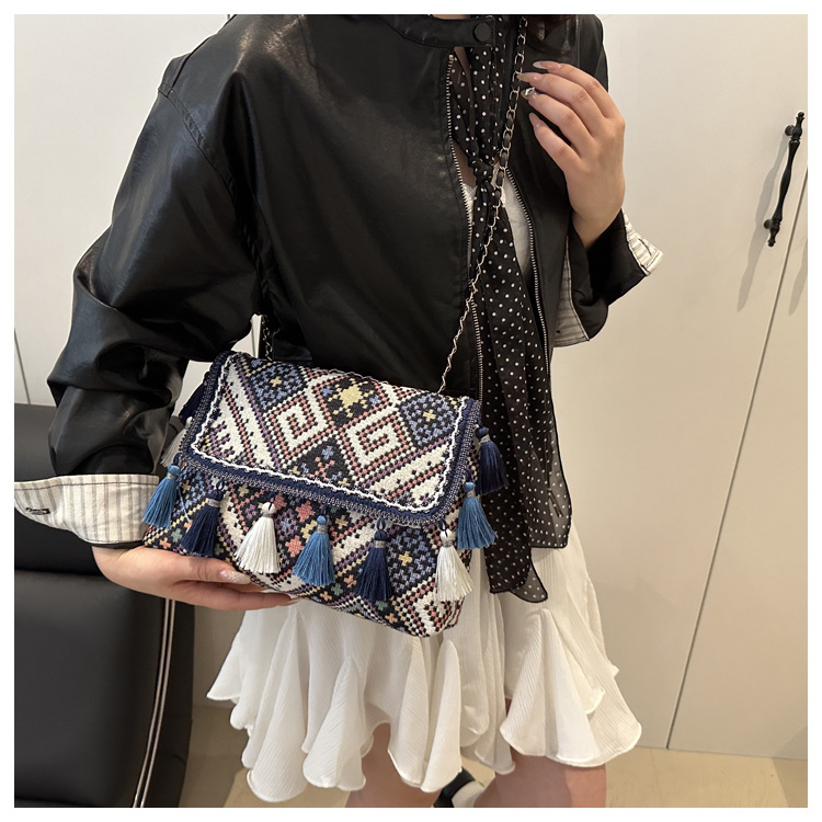 336g Weight Flip Cover Closure Type Single Shoulder Strap Strap Type Shoulder Bag Bags Type Casual, Holiday Occasion Cloth Material Geometric Pattern All Seasons Season Women's Gender Elegant, Ethnic Style Style Square Shape Women's Cloth Geometric Elegant Ethnic Style Square Flip Cover Shoulder Bag 25