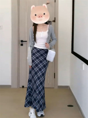 Plus-size women's grid half-body skirt  new slimming fish-tail long dress with high waist and bubble buttock