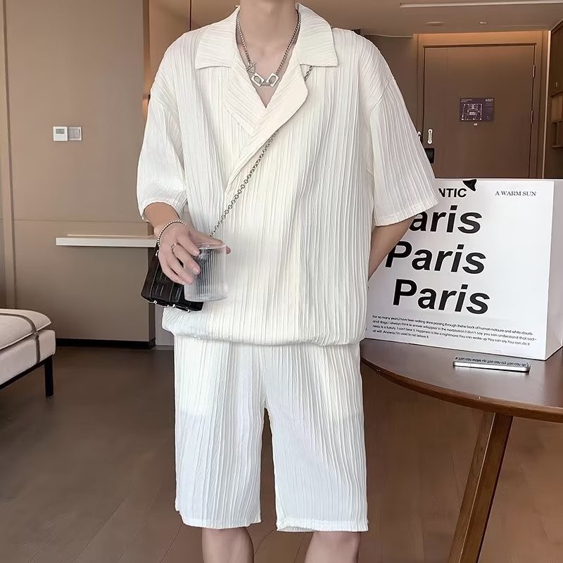 Hong Kong Style Student 2024 Camisa vintage Ropa de verano para hombres Diseño holgado de nicho Interesante Traje superior para hombres nuevos