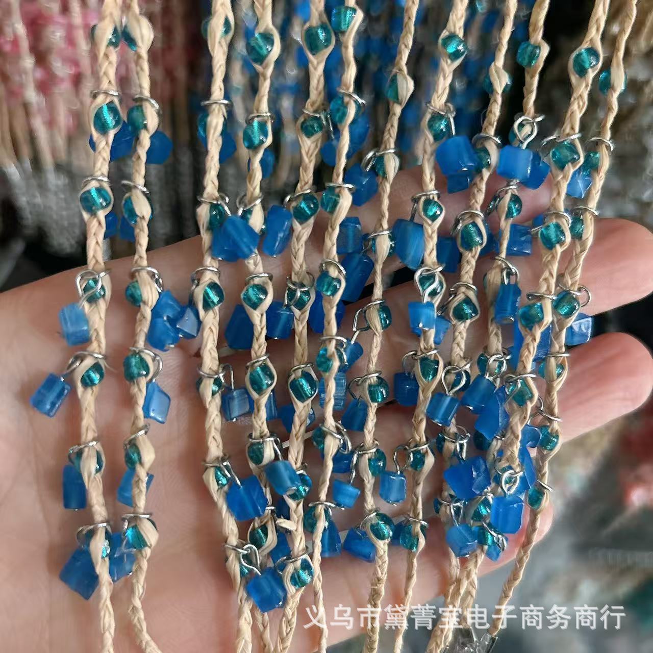 고양이 눈 진한 파란색