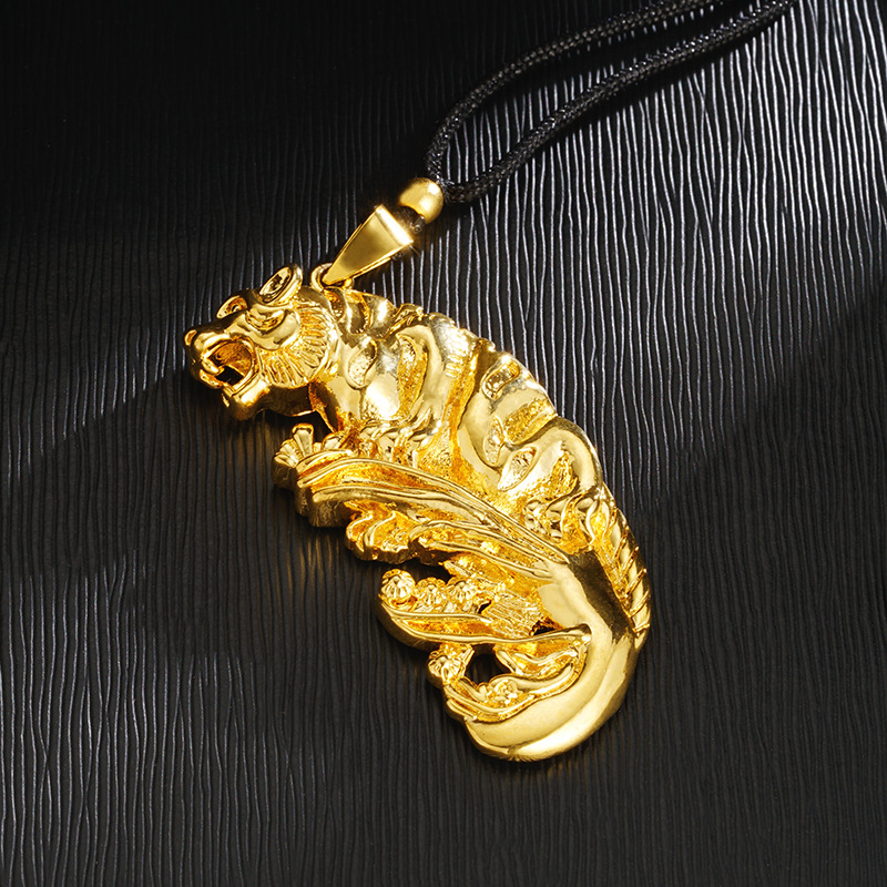 Imitación oro Tigre collar hombres antigua ley herencia domineering 3D Tigre colgante cuerda negro Vietnam arena joyería de oro al por mayor