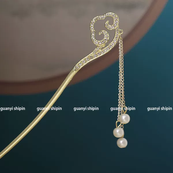Chinese hairpin * gold with tassels