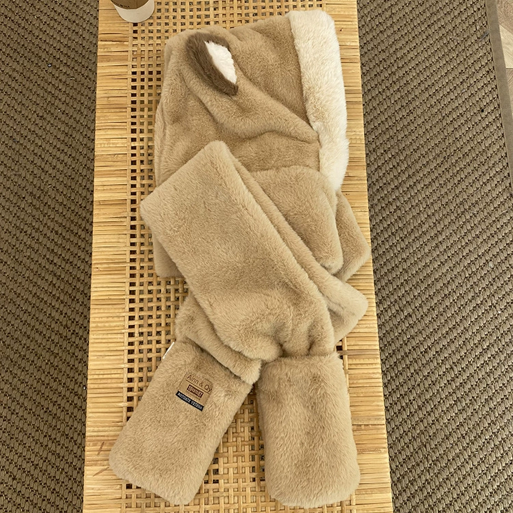 Шарф, милые перчатки с капюшоном, теплая зимняя шапка.