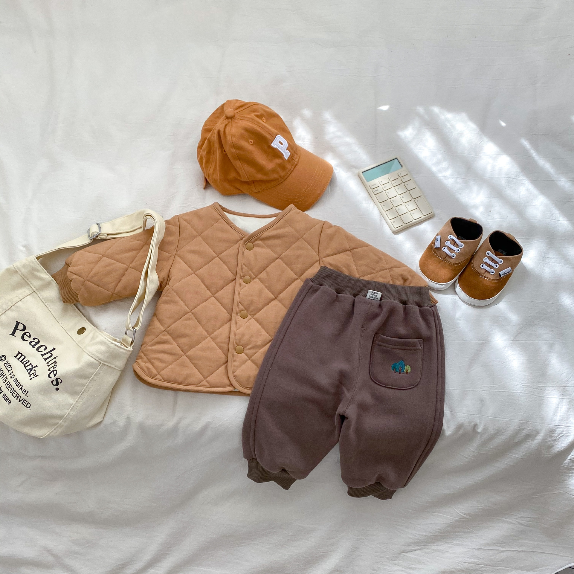 2023 nueva ropa para niños y niñas bebé Otoño e Invierno forrado de lana ropa acolchada de algodón chaqueta acolchada de algodón para niños bebé chaqueta acolchada de algodón cálido rombo