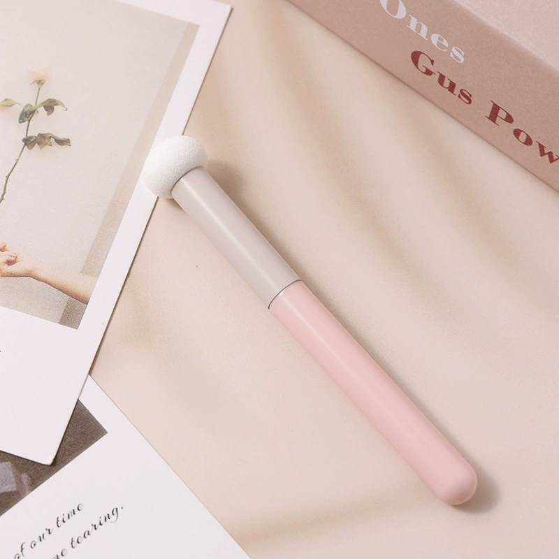 Handheld sponge concealer brush, universal foundation, no trace