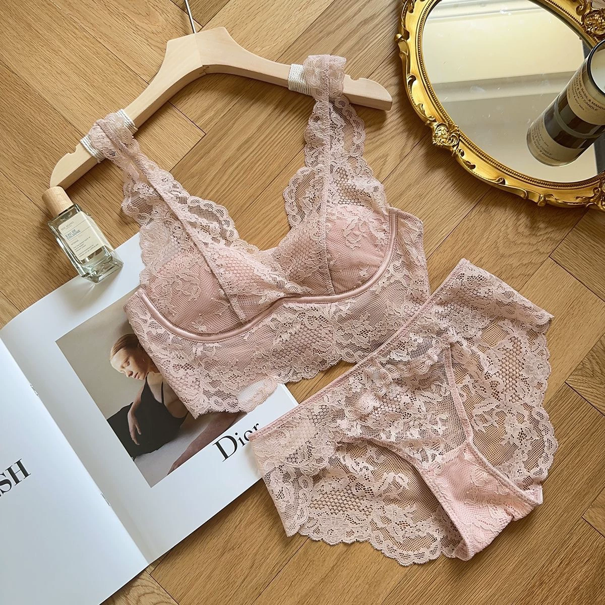 Бесшовная бюстгальтер-майка на wireless ленте, тонкое sexy нижнее белье, красивая спинка и поддержка, размеры S–XL (32/70–38/85)