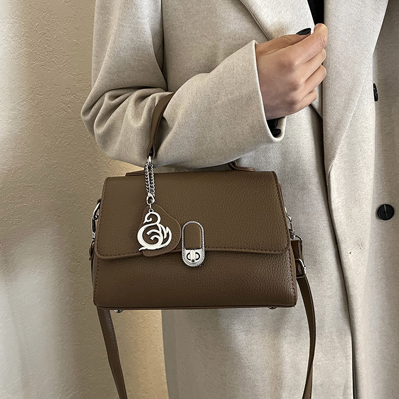 高級感手提包包女2023秋冬新款流行百搭單肩包復古小眾斜挎通勤包