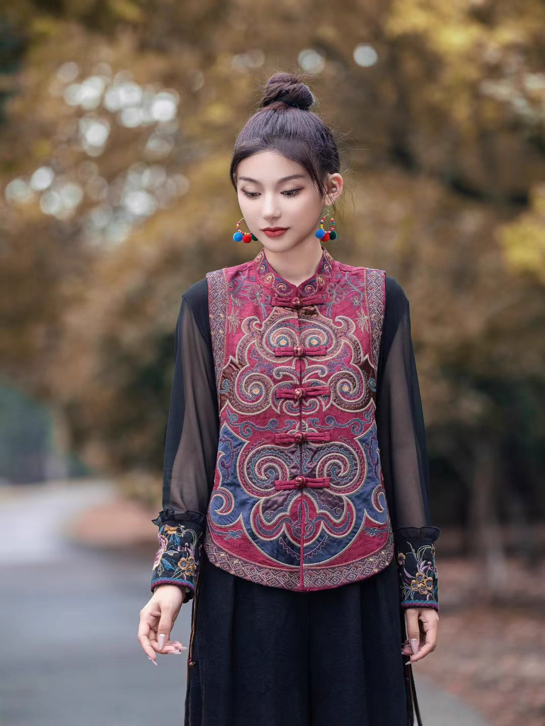 Ingeniería pesada bordada cara clip caballo mujer 2025 estilo de otoño collar hebilla de hombro jacquard estilo nacional nuevo chaleco image 1