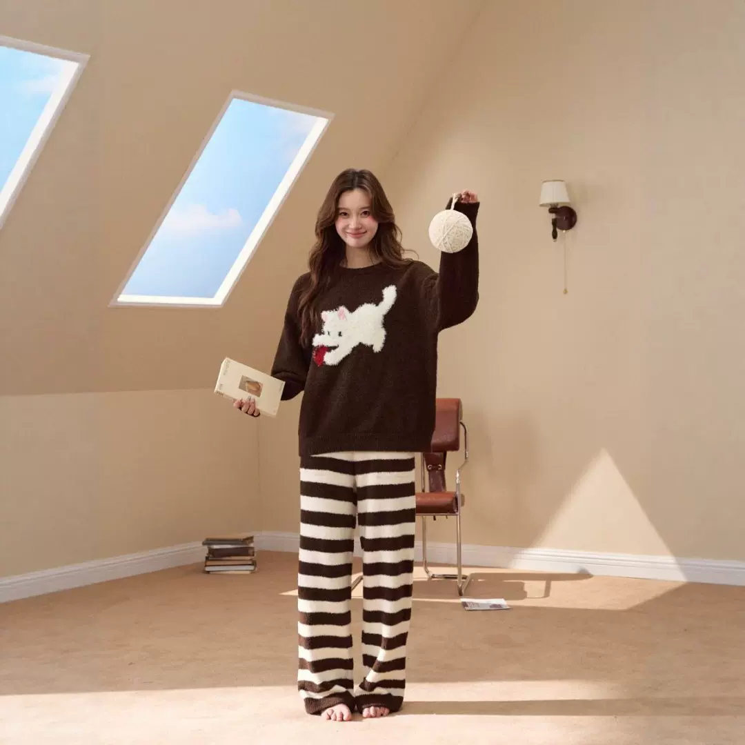 2025秋冬新款半边绒软乎乎猫咪条纹家居服套装可外穿