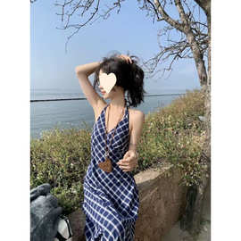 法式气质撞色格子挂脖吊带裙女夏季复古感连衣裙显瘦字长裙