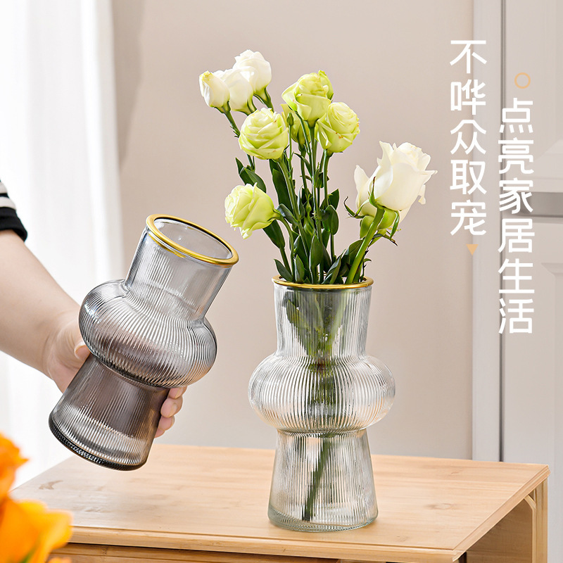 Vaso de vidrio transparente simple a rayas verticales ins viento de alto valor facial hidropónico doméstico rosa lirio al por mayor