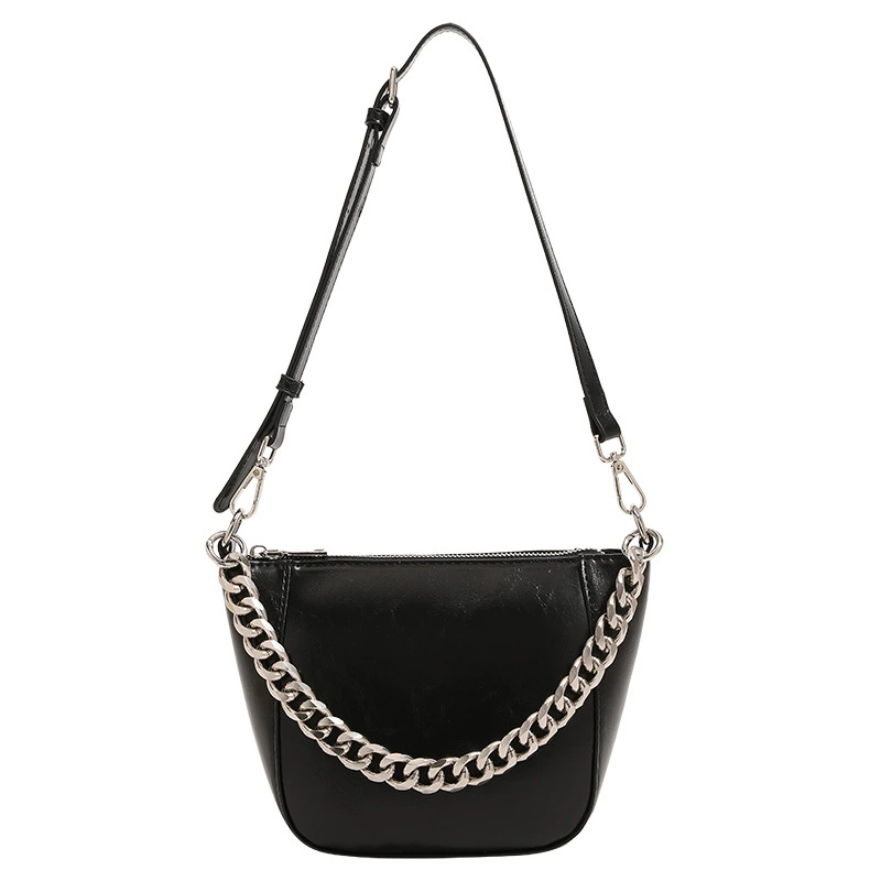 Fashionable chain, underarm bag, one-shoulder bag, city style, high-quality style
